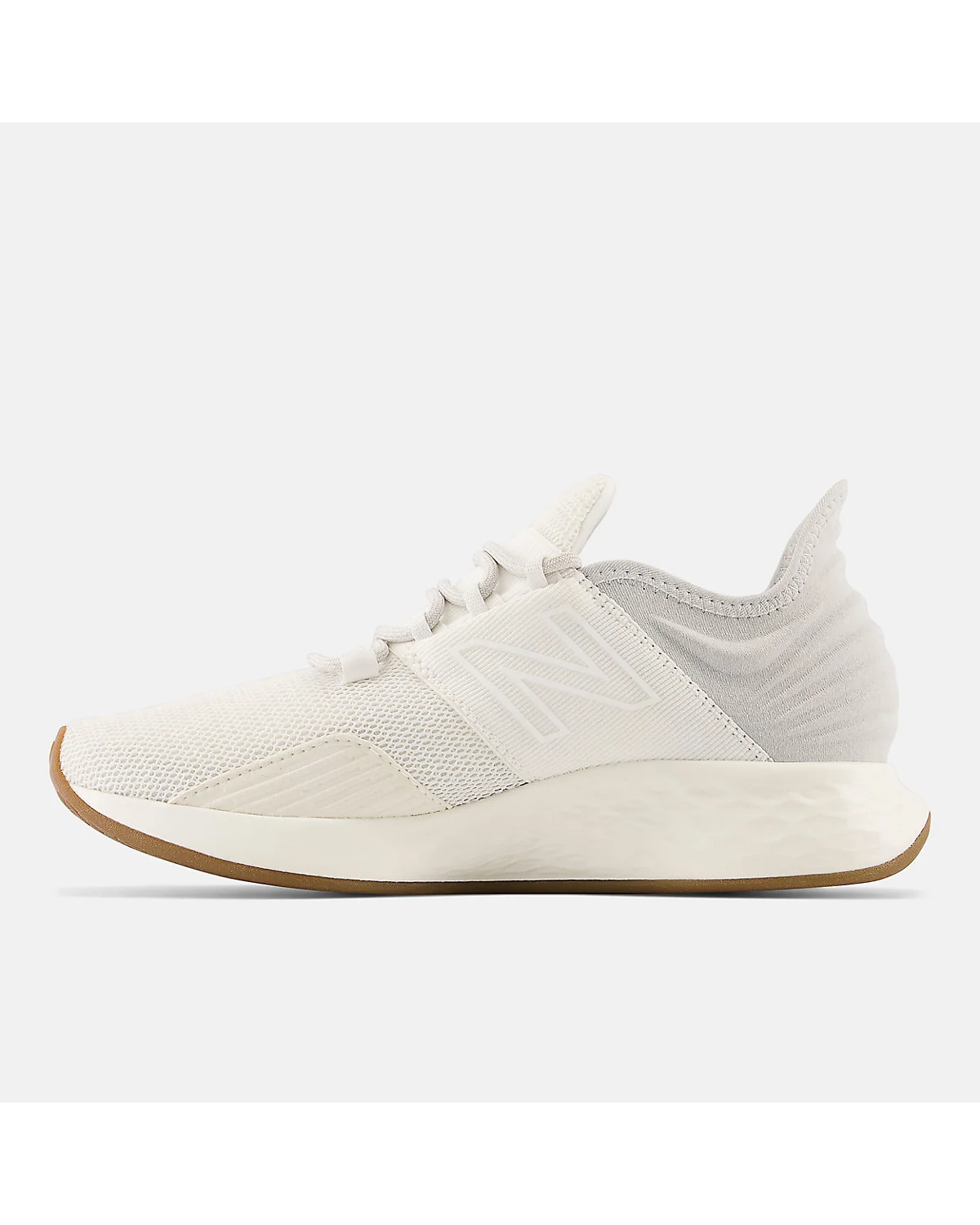 Бежевые кроссовки New Balance Fresh Foam Roav, вид сбоку.