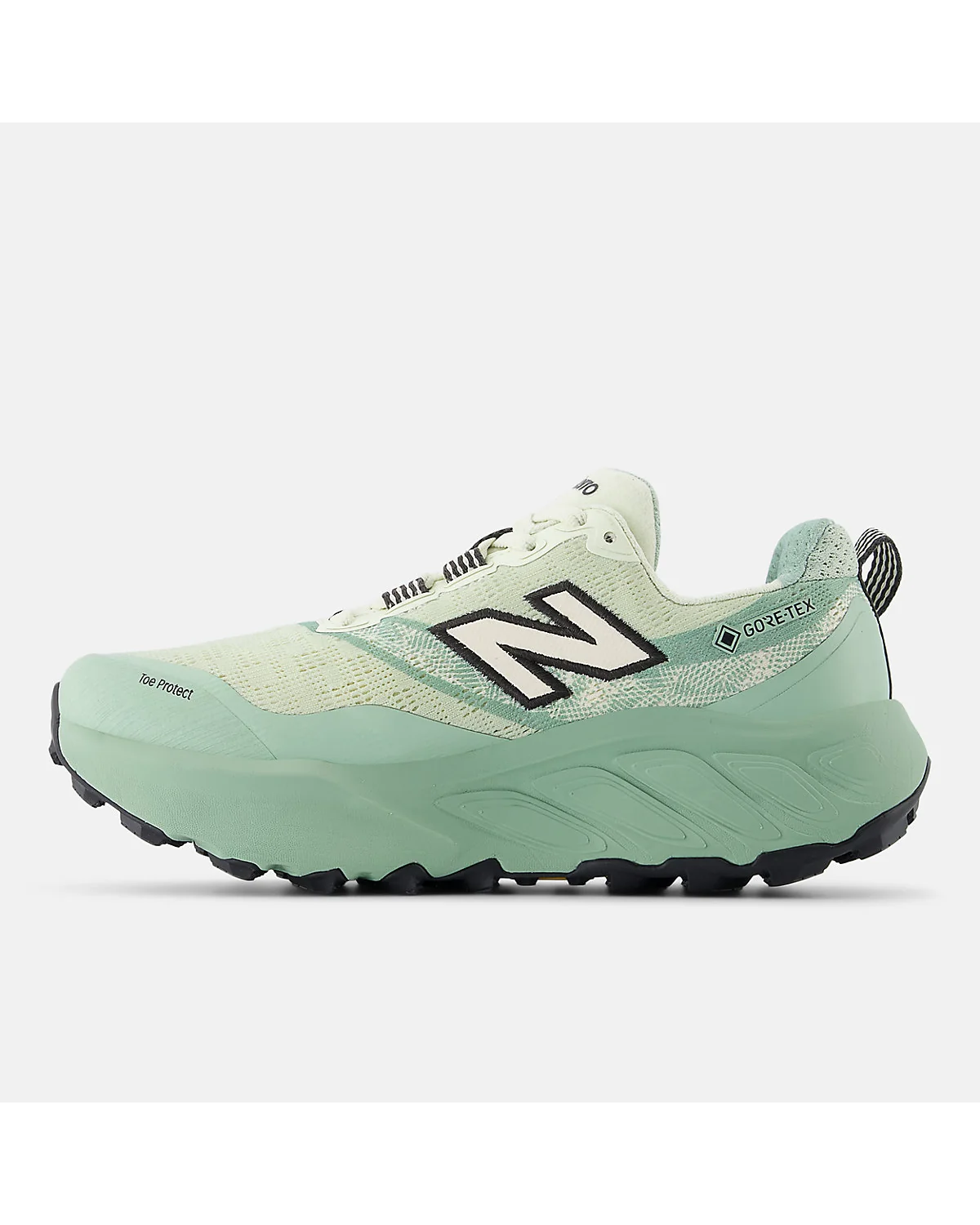 Подошва трейловой кроссовки New Balance Hierro v9 GORE-TEX с протектором.