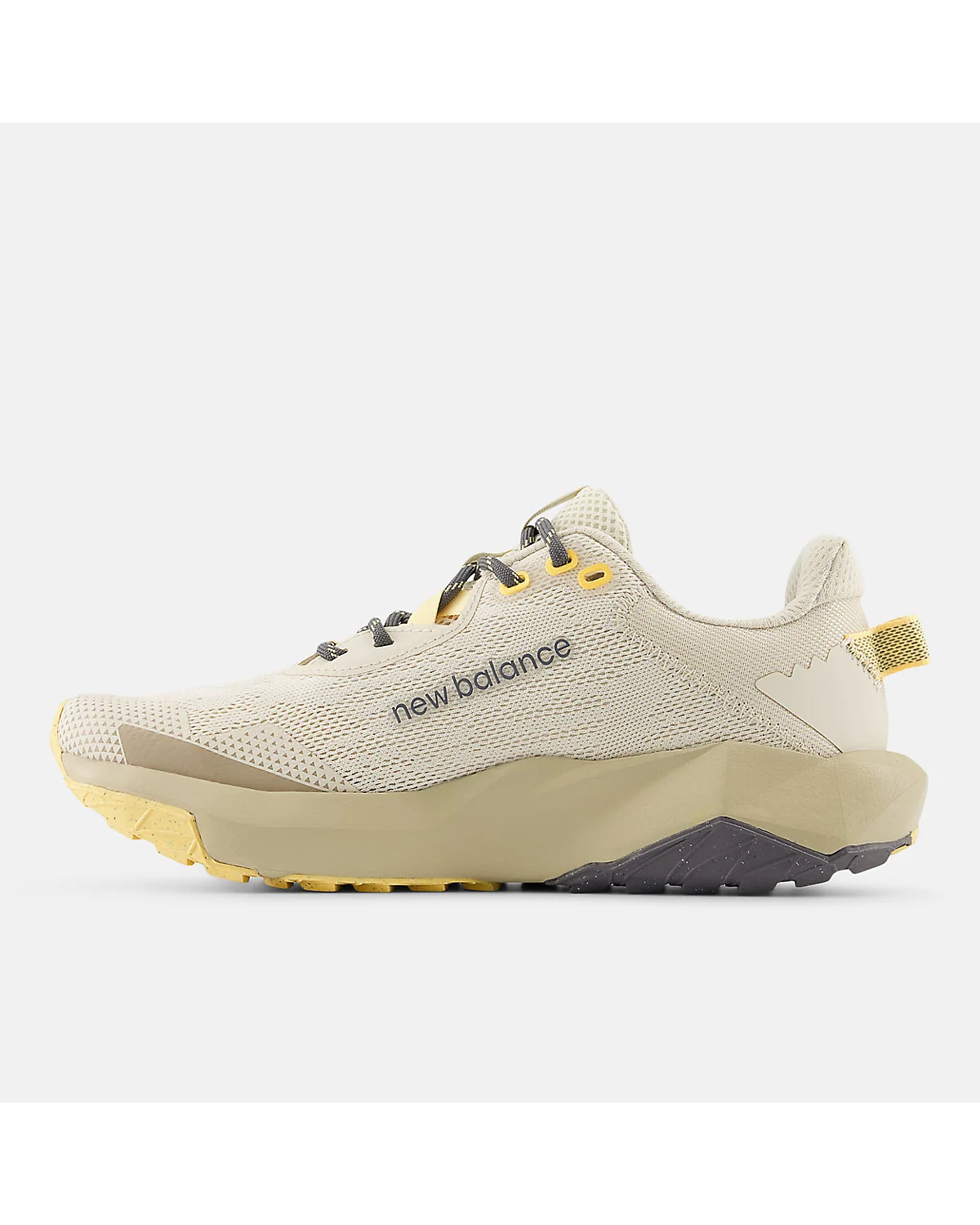 Бежевые кроссовки New Balance DynaSoft Nitrel v6, боковой профиль.