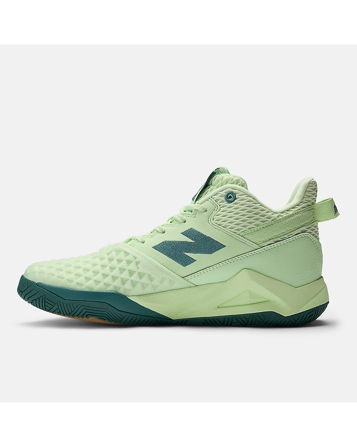 Зелёные кроссовки New Balance Coco CG2, боковой профиль.