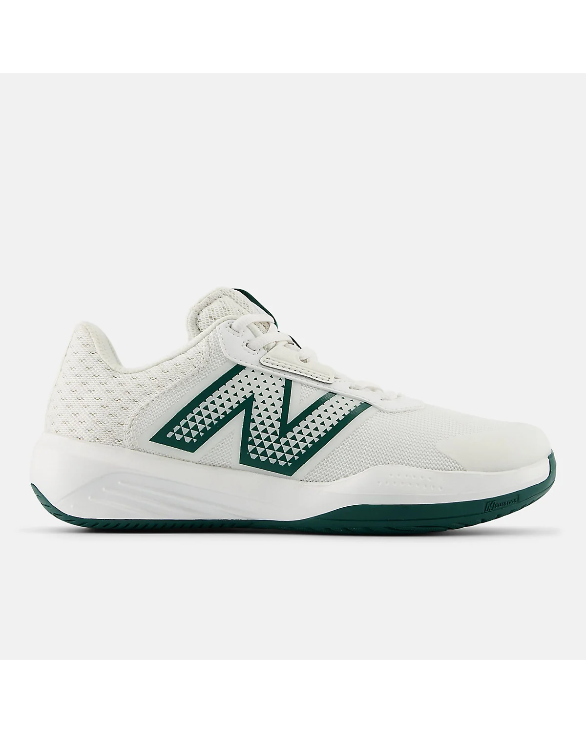 Кроссовки New Balance 696v6 белого цвета с зелёными деталями, вид сбоку