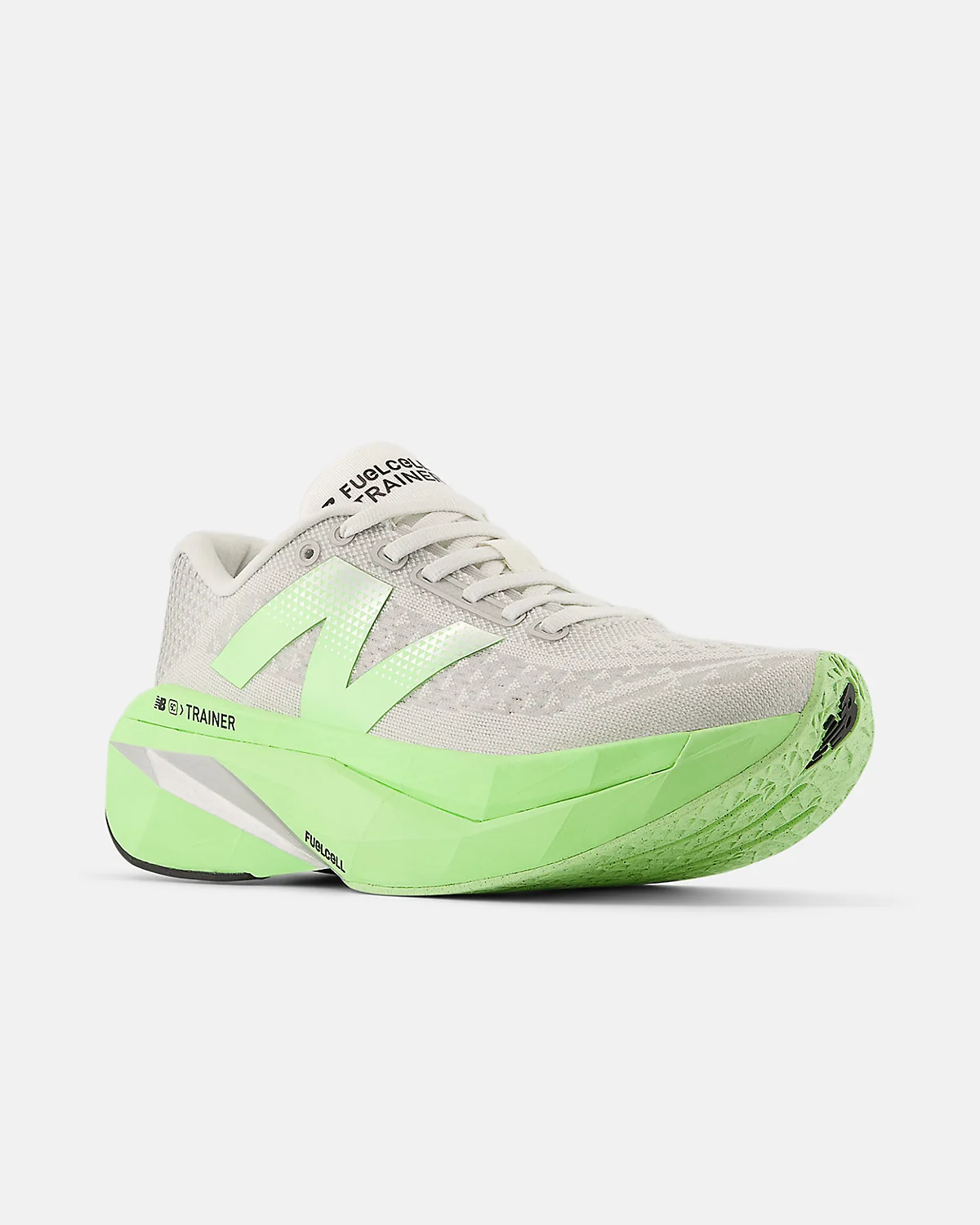 Беговые кроссовки New Balance FuelCell SuperComp Trainer v3 мятного цвета с зелёной подошвой, вид сзади