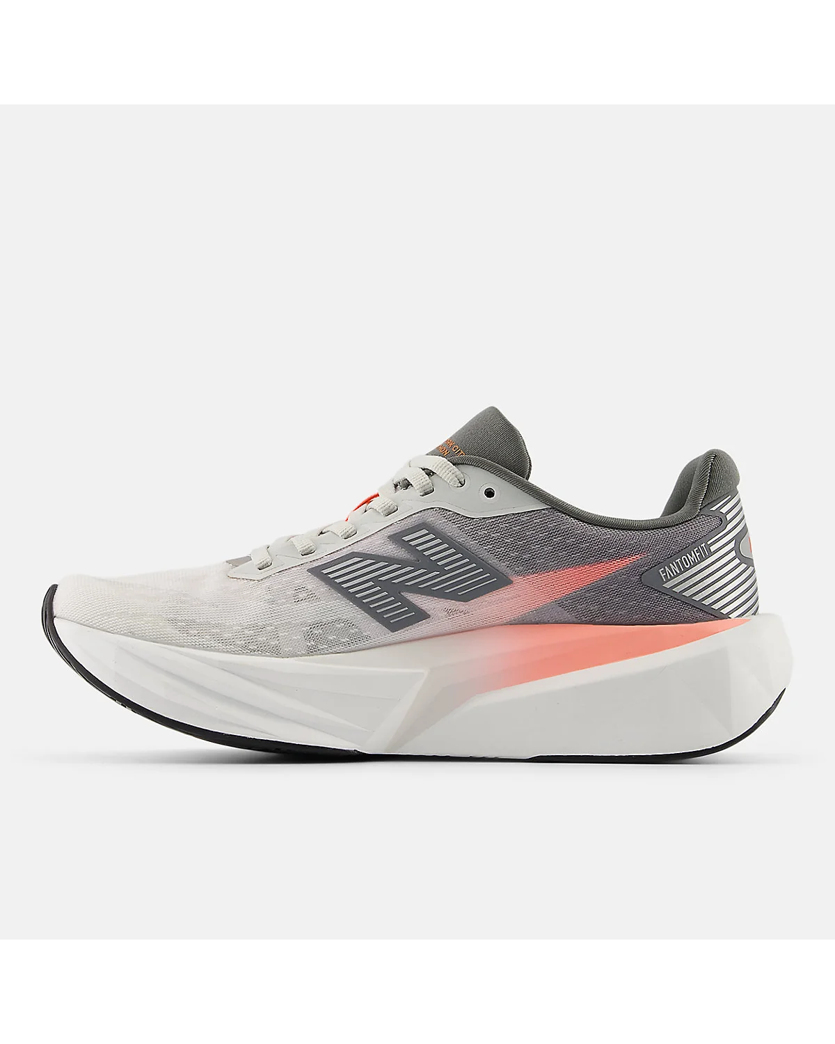 Кроссовки New Balance FuelCell Rebel v5, крупный план сетчатого верха