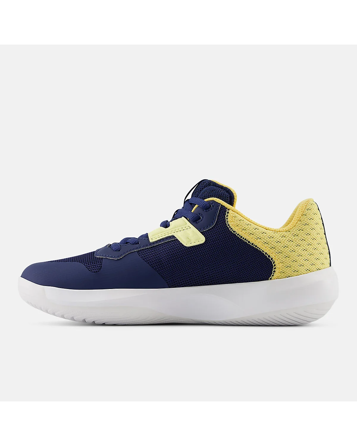 Кроссовки New Balance 696v6, медиальный вид с деталями конструкции