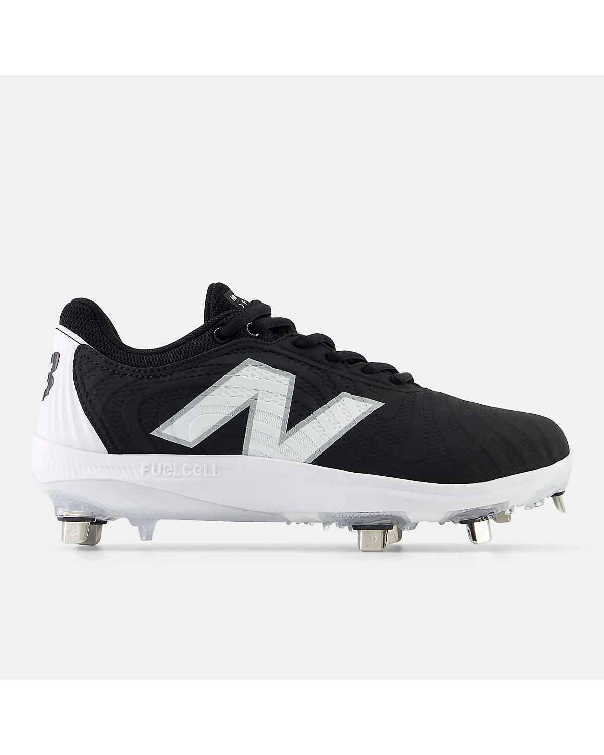Бутсы New Balance FuelCell FUSE v4 Metal чёрные с белым логотипом, вид сбоку