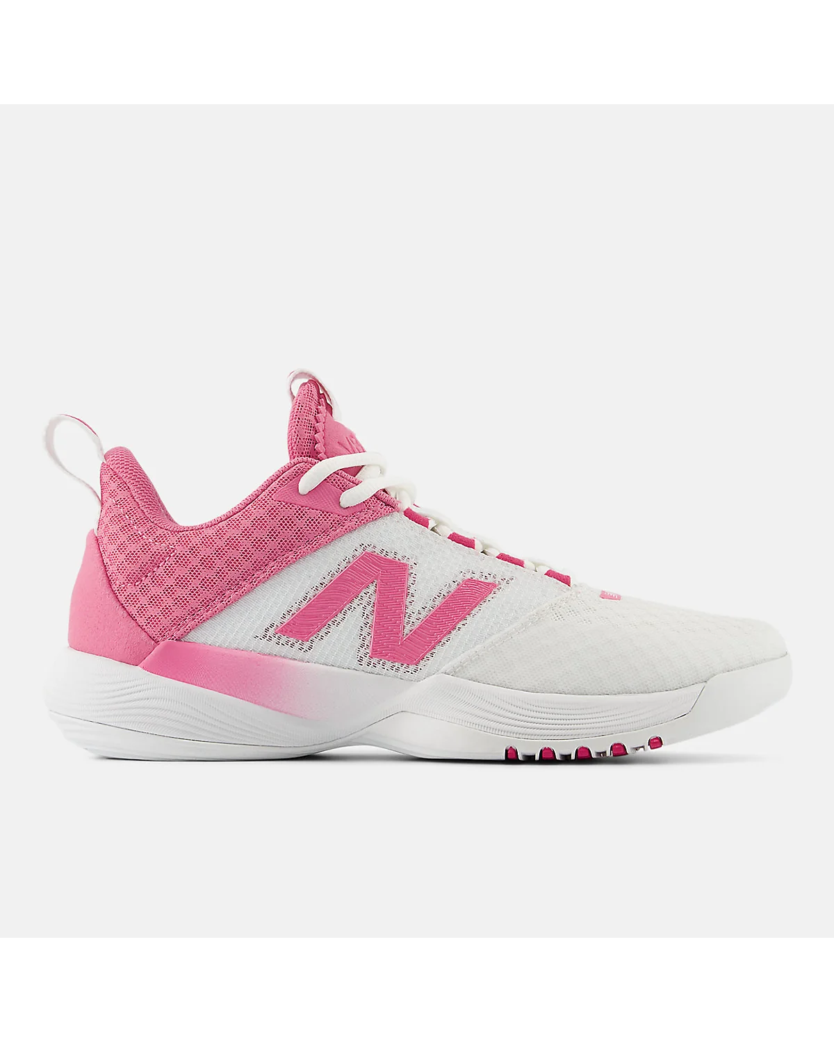 Кроссовки New Balance FuelCell VB-01 белые с ярко-розовыми деталями, вид спереди