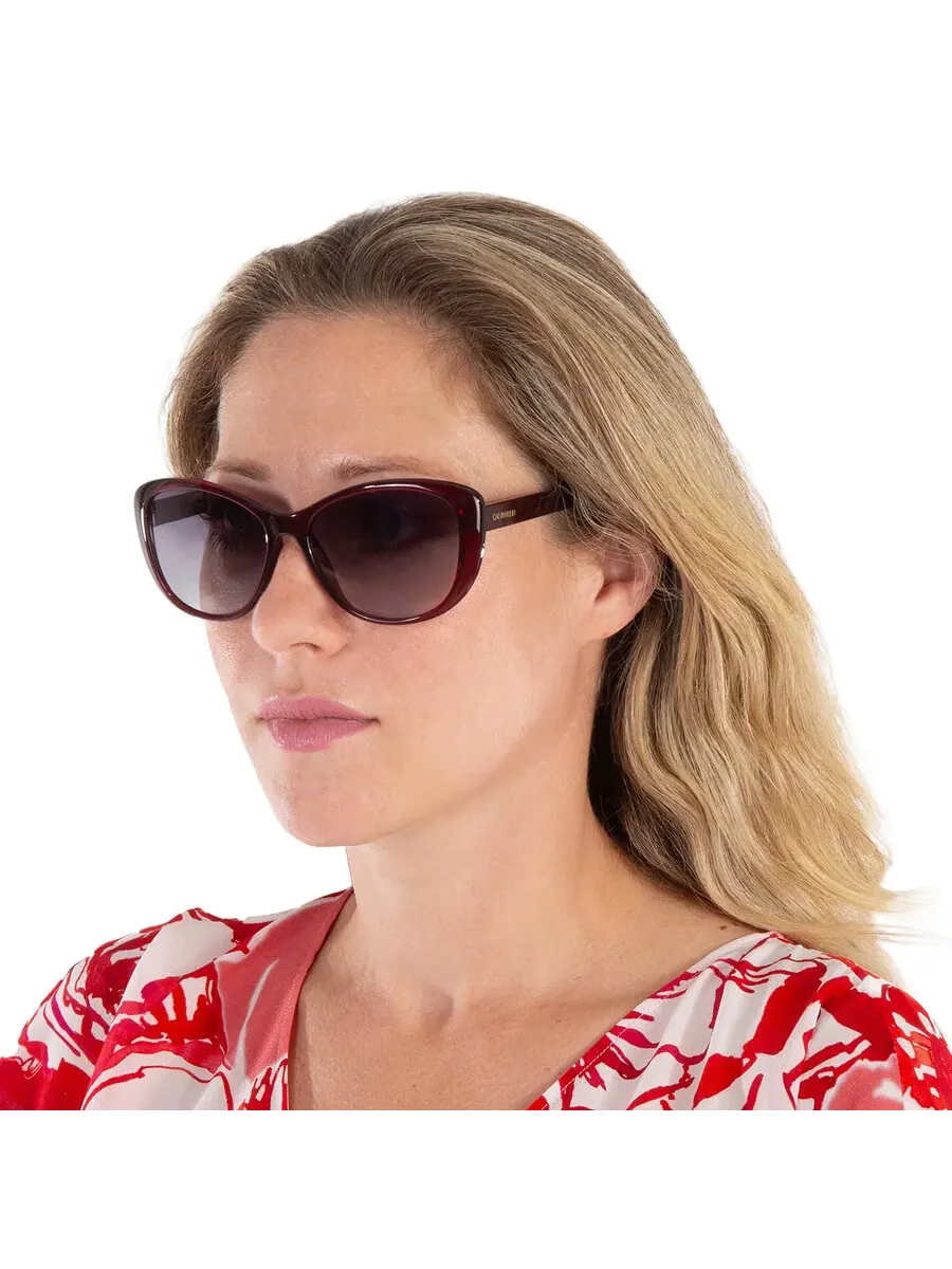 Солнцезащитные очки для женщин Calvin Klein Grey Gradient Cat Eye CK19560S 605 57 — изображение 2 из 4, серый