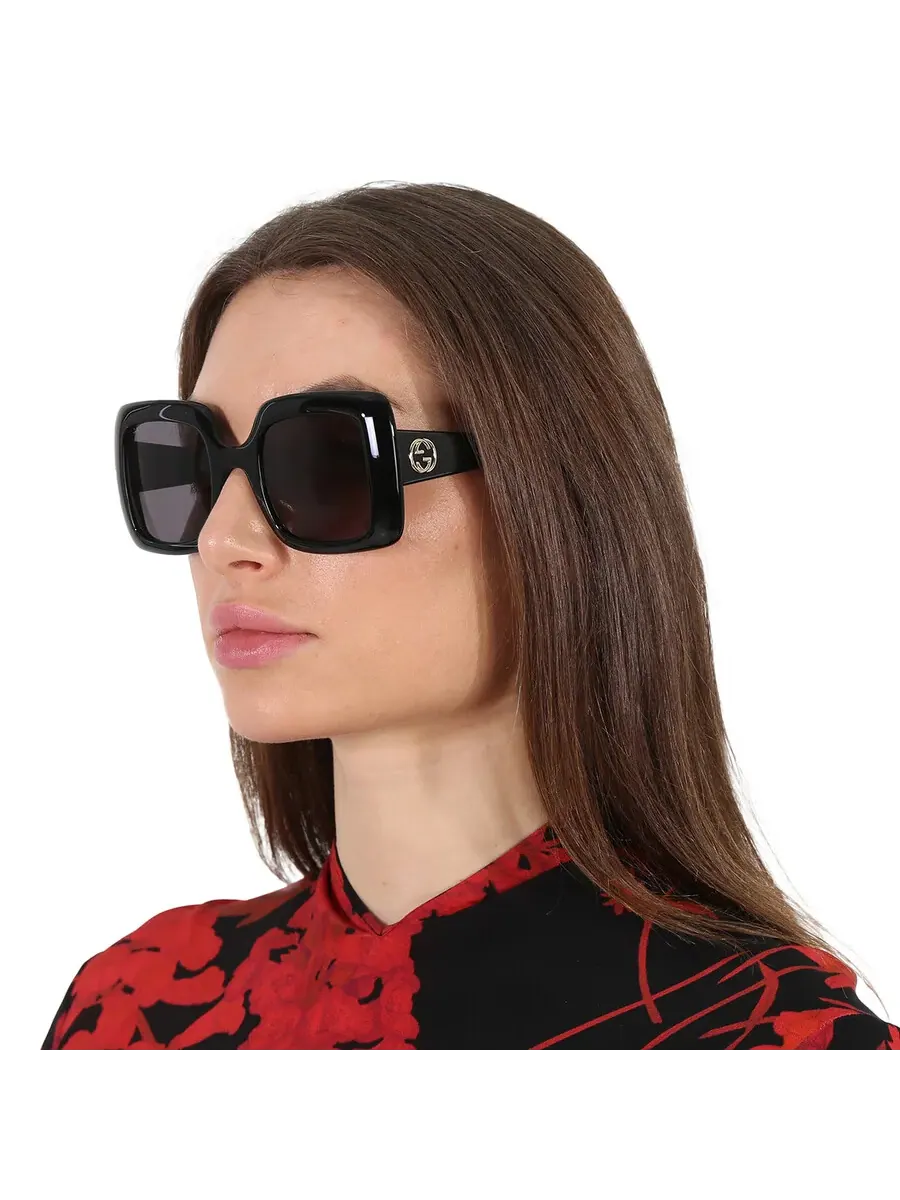 Женские солнцезащитные очки Gucci серого цвета прямоугольной формы GG0896S 001 52 — изображение 2 из 6, черный