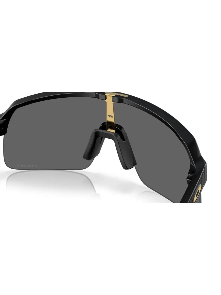 Солнцезащитные очки для мужчин Oakley Sutro Lite Prizm Black Shield OO9463 946374 139 — изображение 4 из 4, черный