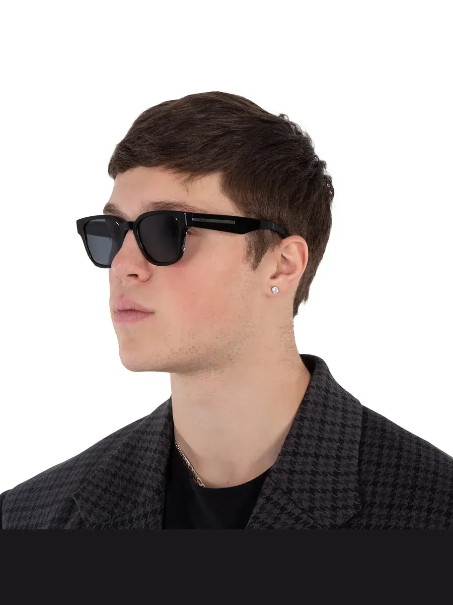 Мужские солнцезащитные очки Prada Grey Square PR A04S 16K07T 52 — изображение 2 из 6, черный