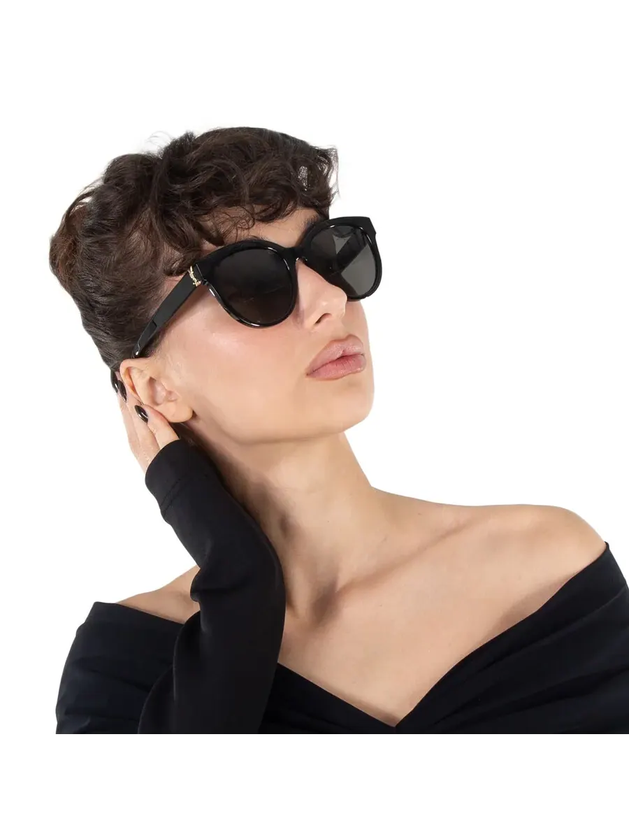 Женские круглые солнцезащитные очки Saint Laurent серого цвета SL M29 003 52 — изображение 2 из 5, серый