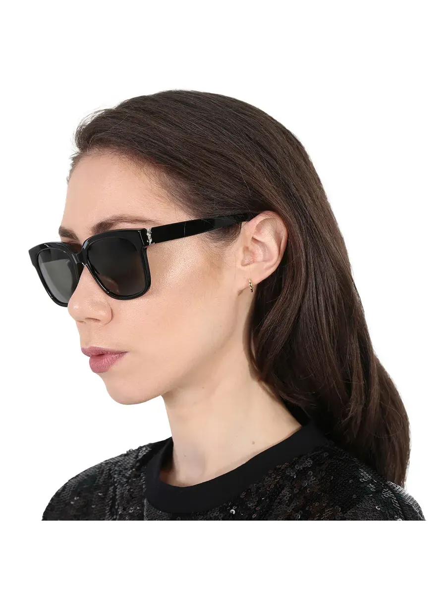 Женские солнцезащитные очки Saint Laurent Grey Square SL M40 003 54 — изображение 2 из 4, серый