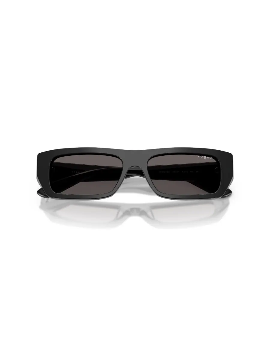 Женские прямоугольные солнцезащитные очки, VO5657SU Vogue Eyewear — изображение 6 из 10, черный