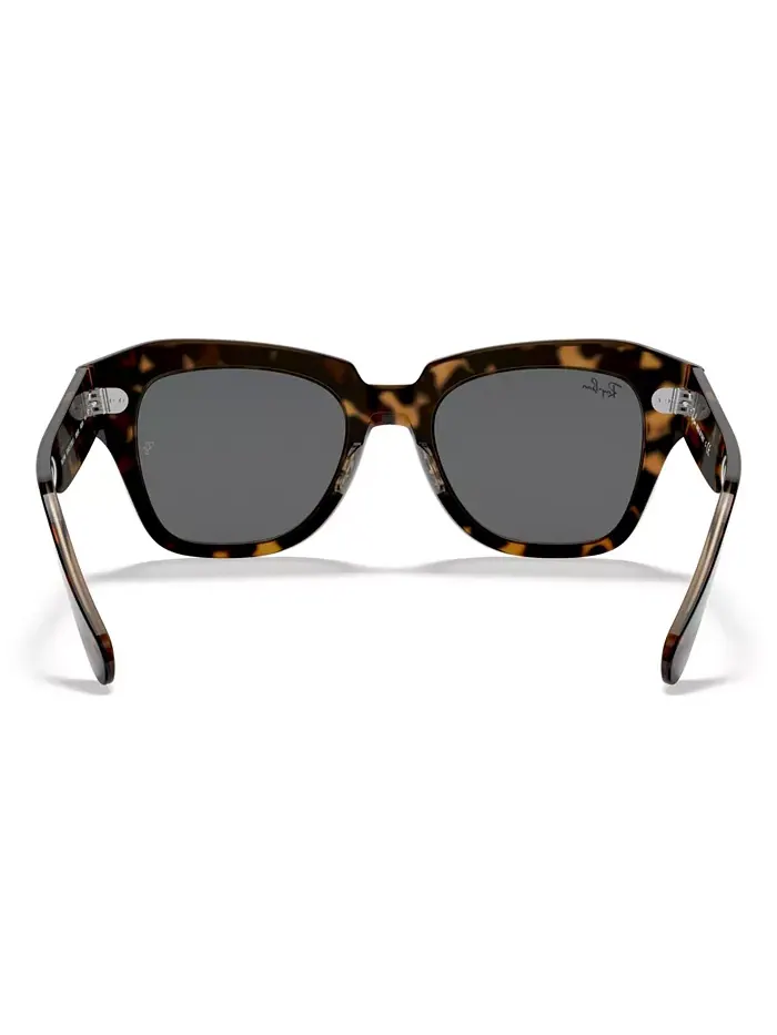 Солнцезащитные очки STATE STREET, модель RB2186 Ray-Ban — изображение 4 из 6, серый