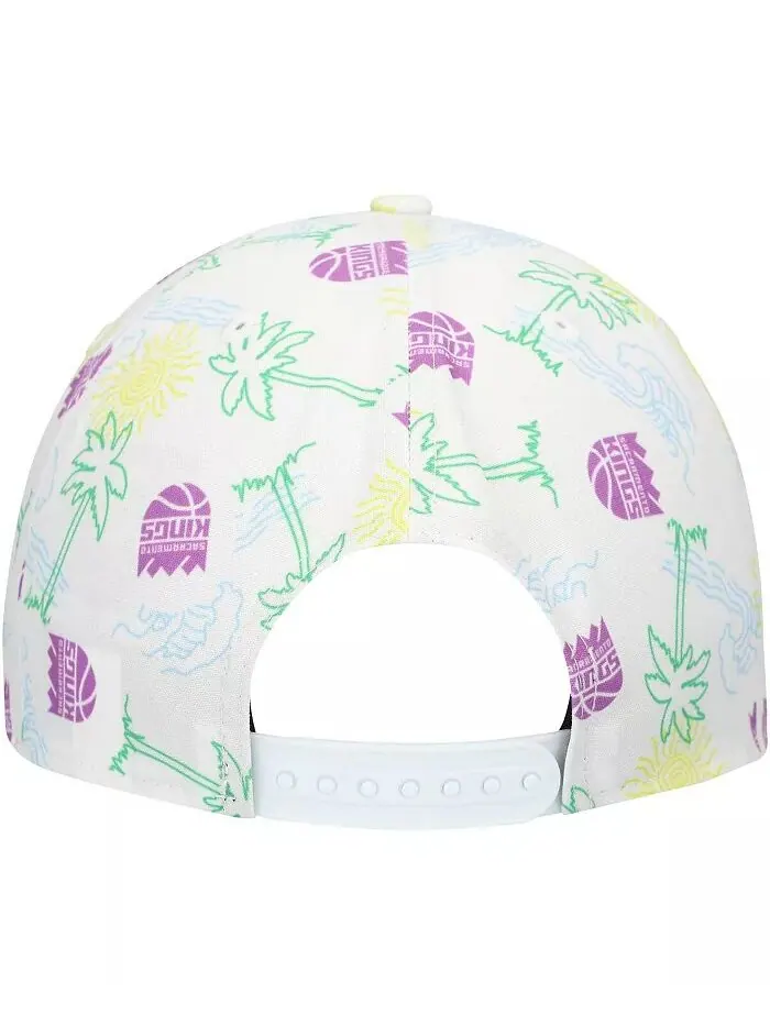 Мужская белая регулируемая кепка для гольфа Sacramento Kings Palm Trees and Waves New Era — изображение 2 из 3
