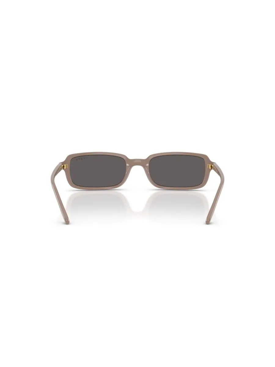 Женские прямоугольные солнцезащитные очки, VO5666S Vogue Eyewear — изображение 4 из 6, темный бежевый