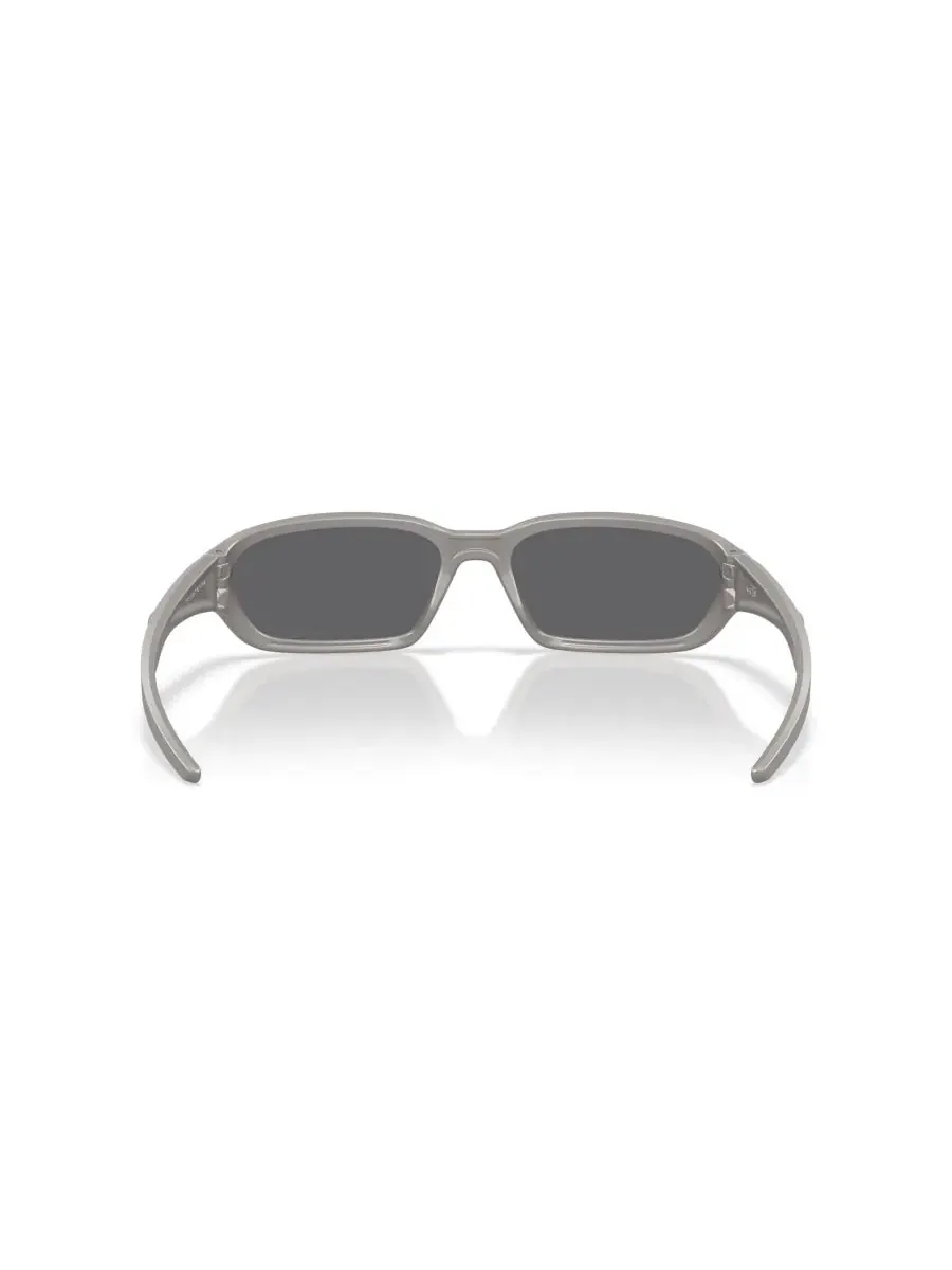 Поляризованные солнцезащитные очки Terraforma унисекс, OO9530 Oakley — изображение 2 из 10, титановый