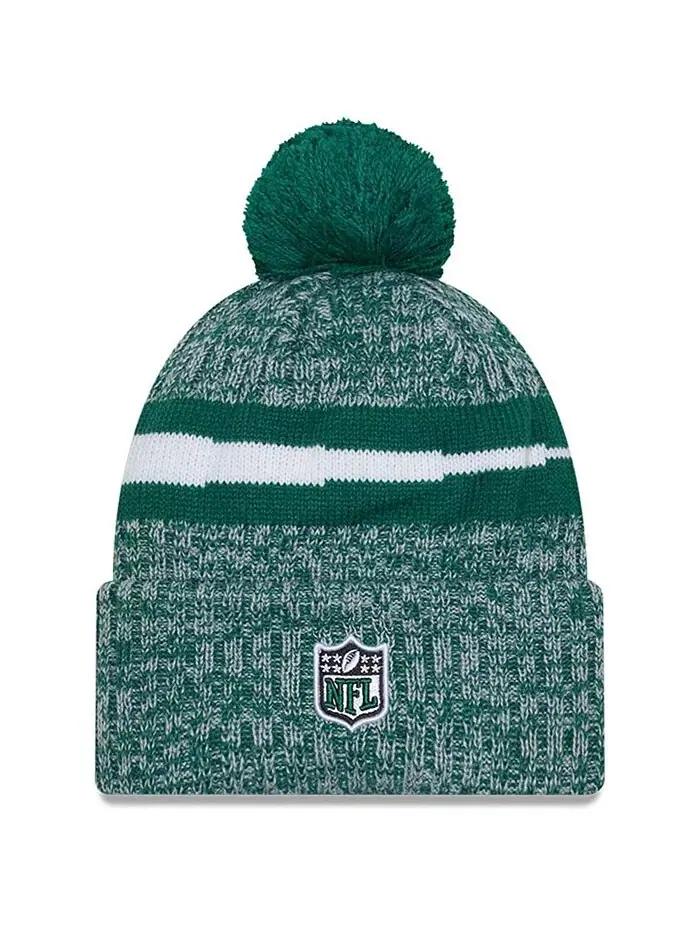 Мужская зеленая вязаная шапка New York Jets 2023 Sideline с манжетами и помпоном New Era — изображение 2 из 2
