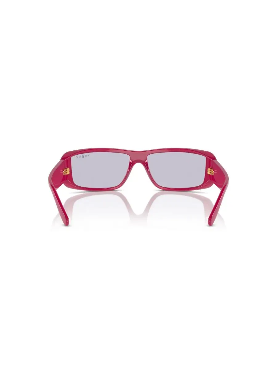 Женские прямоугольные солнцезащитные очки, VO5442SM Vogue Eyewear — изображение 4 из 6, темный розовый