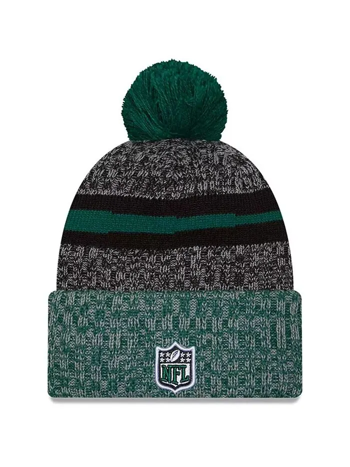 Мужская черная, зеленая шапка New York Jets 2023 Sideline Sport с манжетами и помпоном New Era — изображение 2 из 2