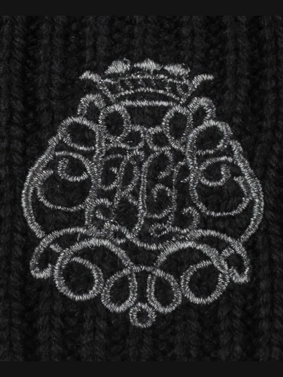Шапка с помпоном из кабельной вязки с вышивкой, модель Direct Embroidery Cable Pom Beanie Lauren — изображение 4 из 4, черный
