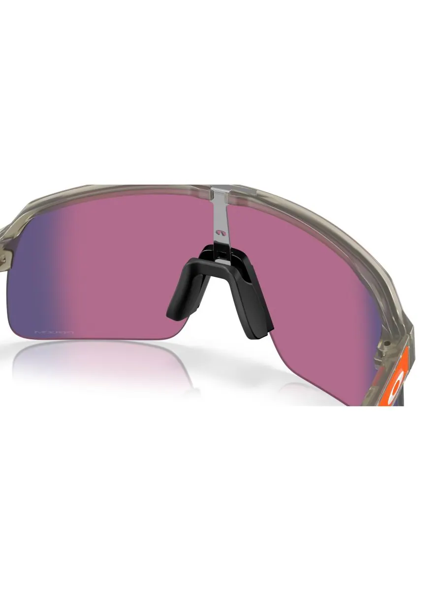 Мужские солнцезащитные очки с геометрическим рисунком, Sutro Lite OO9463 Oakley — изображение 7 из 7, серый