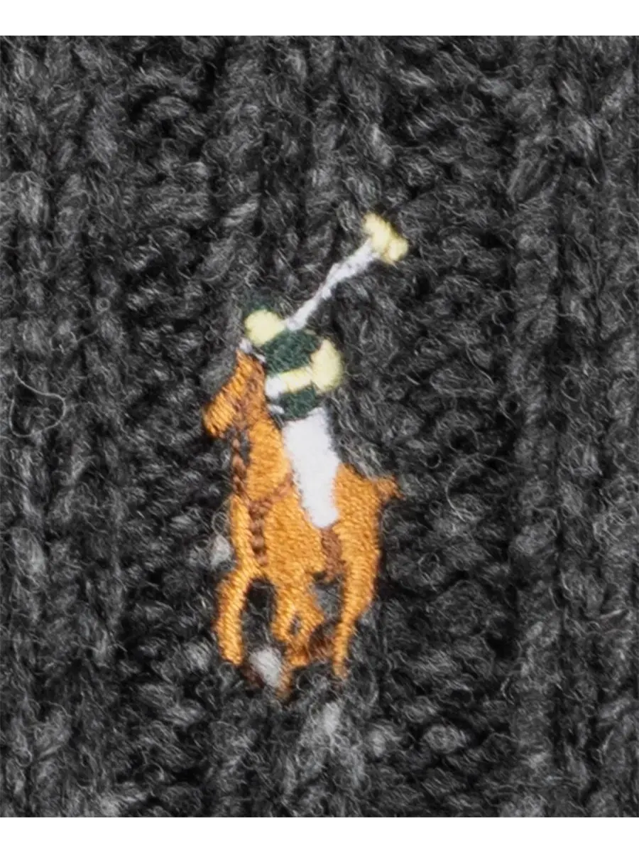 Вязаная шапка Aran Tweed с вышивкой, шерстяная Polo Ralph Lauren — изображение 3 из 4, темно-серый