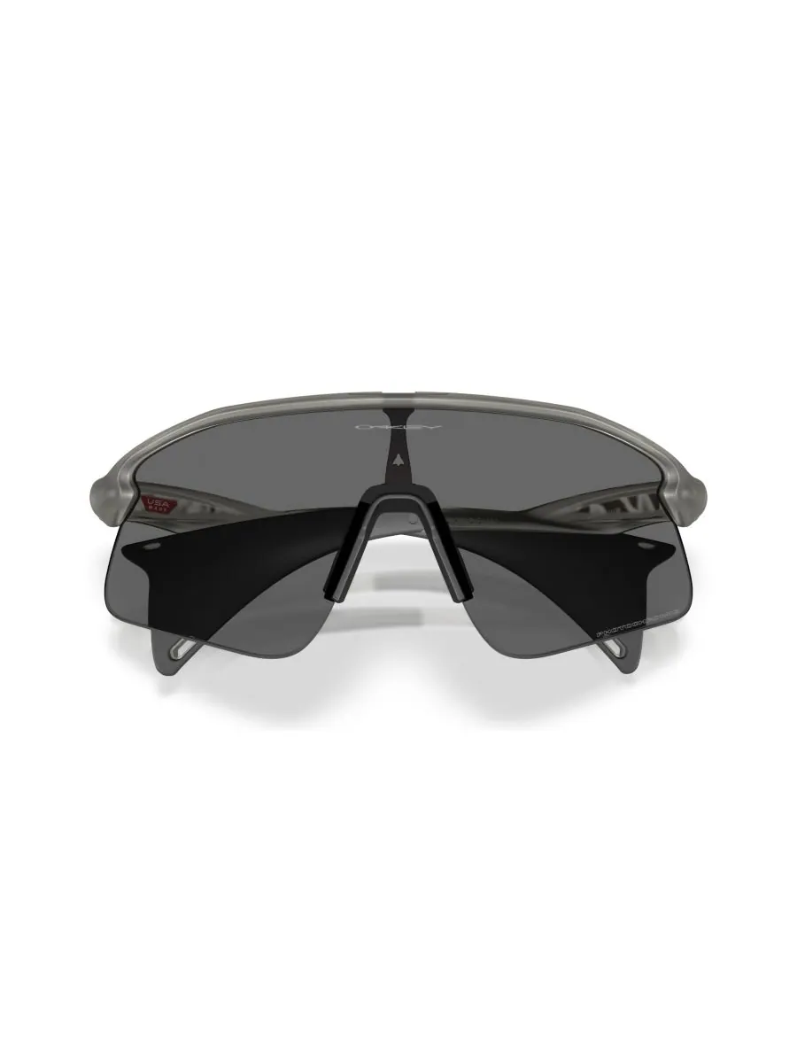 Солнцезащитные очки унисекс, Stunt Devil OO9517 фотохромные Oakley — изображение 7 из 10, серый