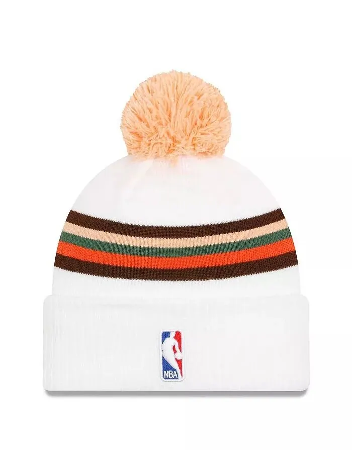 Мужская белая вязаная шапка San Antonio Spurs 2023/24 City Edition с манжетами и помпоном New Era — изображение 2 из 2, белый