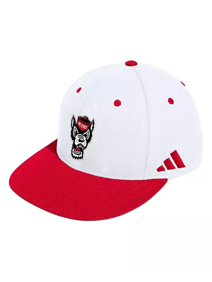 Мужская белая бейсбольная кепка NC State Wolfpack On-Field adidas