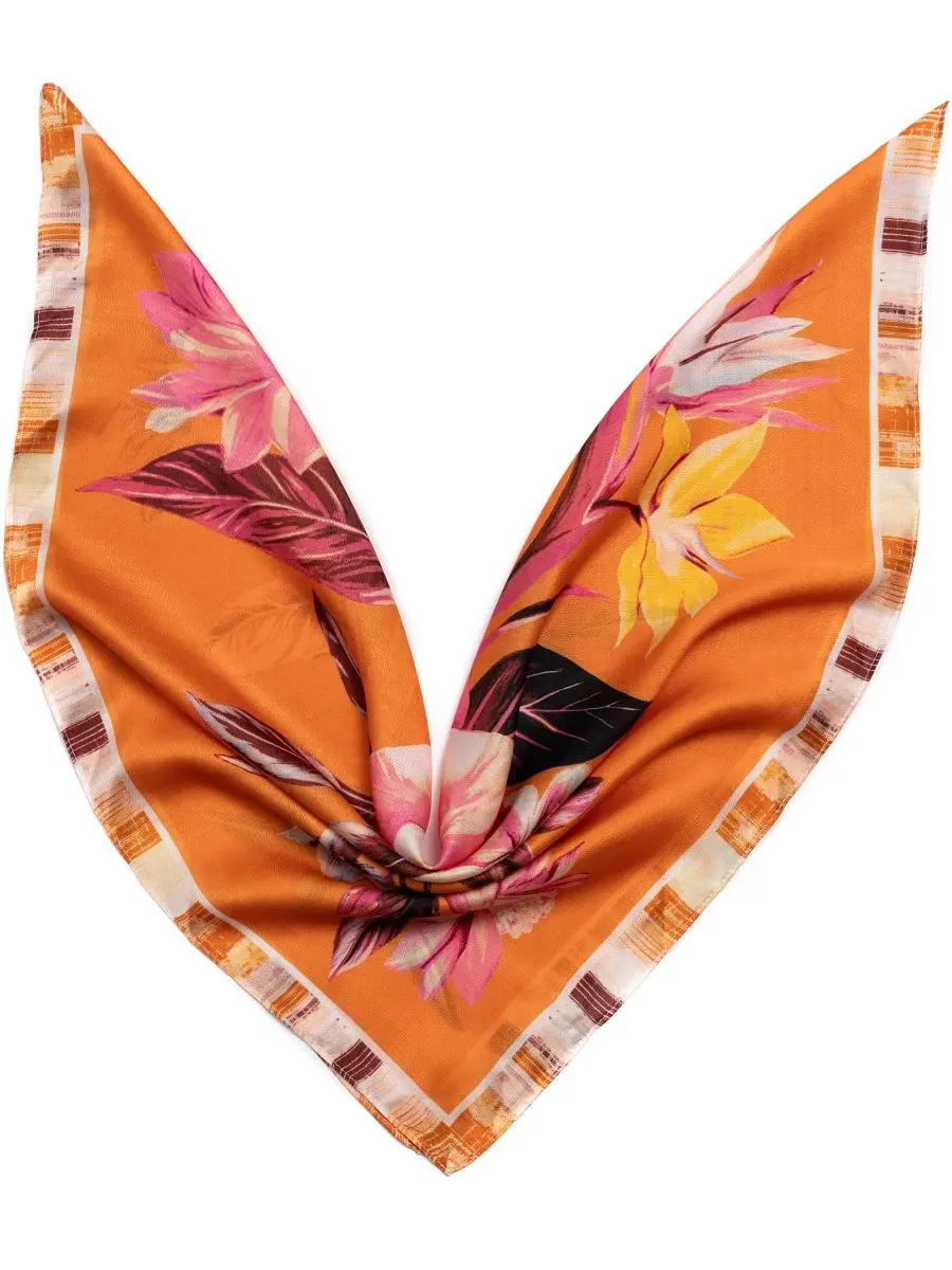 Шелковый платок с принтом Jungle Floral Square Scarf Vince Camuto — изображение 2 из 4, оранжевый мульти