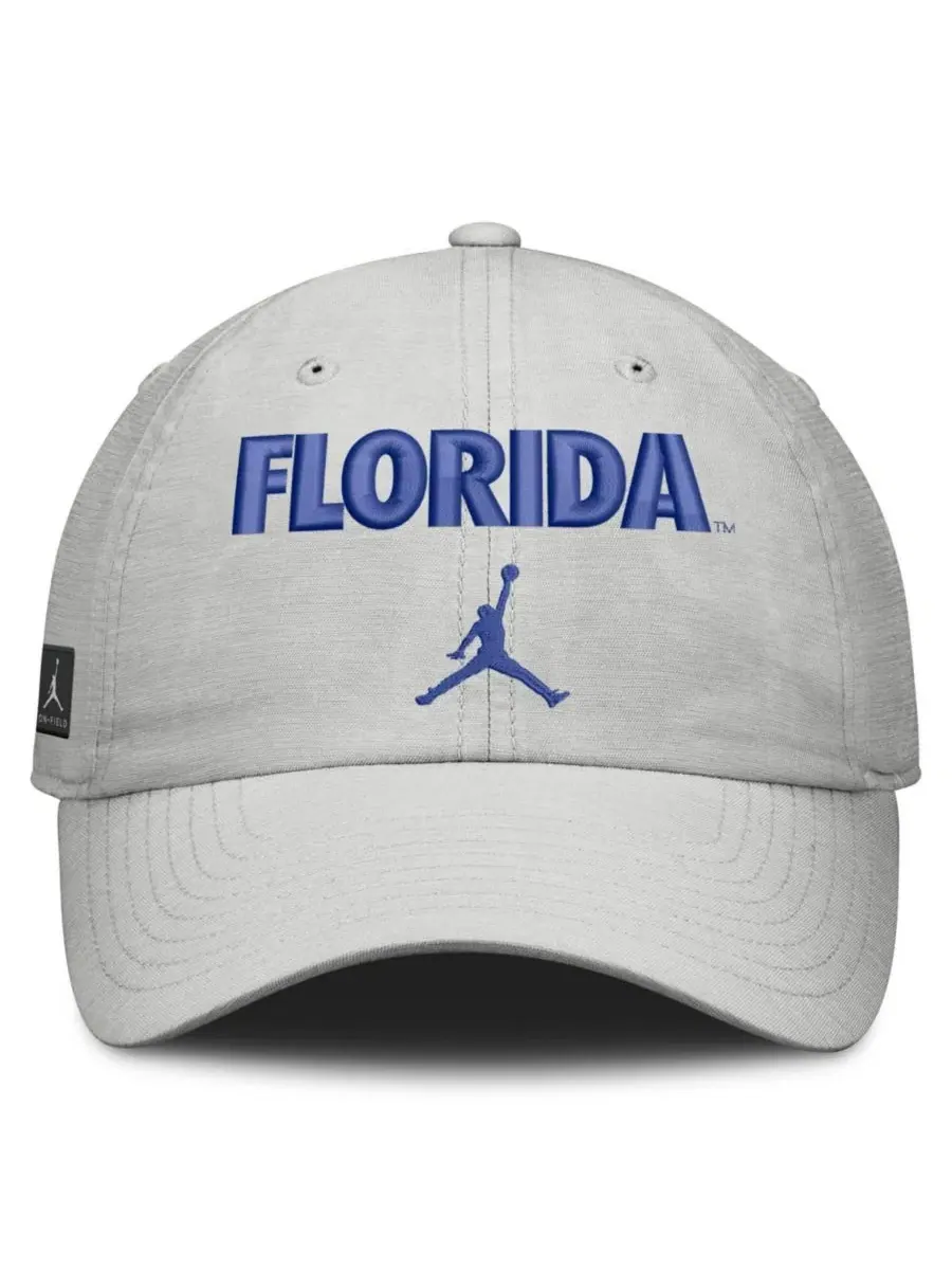 Кепка Florida Gators 2026 On-Field Gameday Club Jordan — изображение 2 из 3, серый