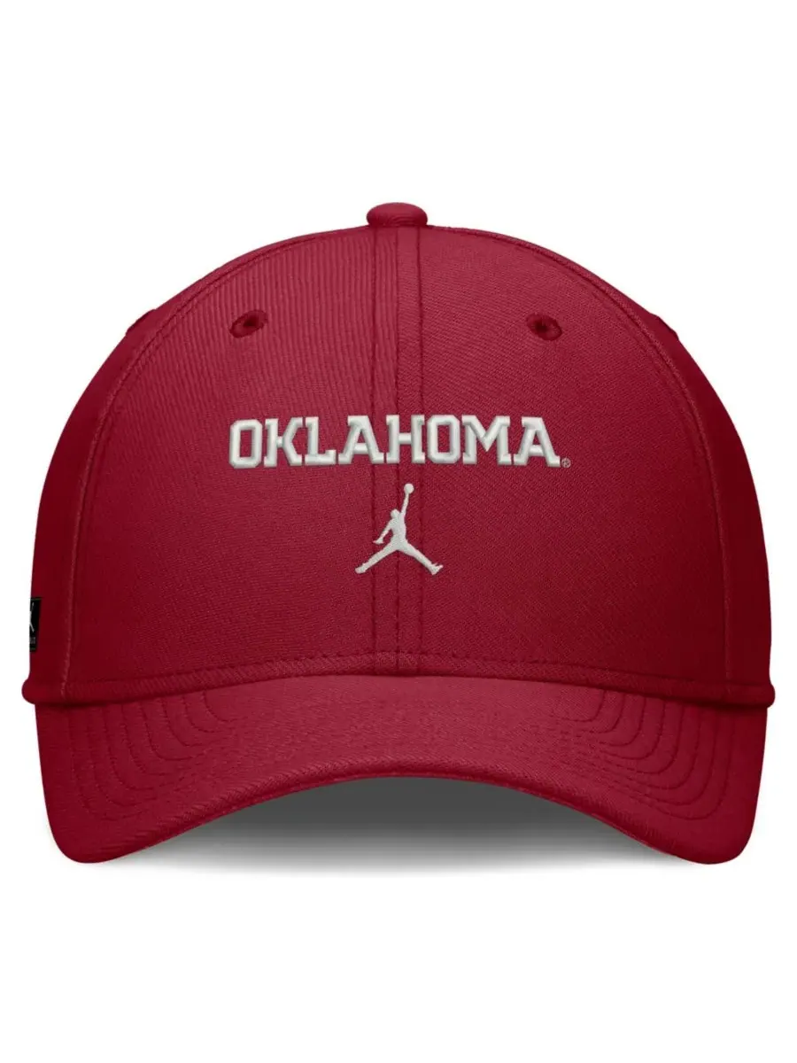 Кепка Oklahoma Sooners Rise On-Field Swoosh Flex Dri-FIT Jordan — изображение 4 из 4, красный