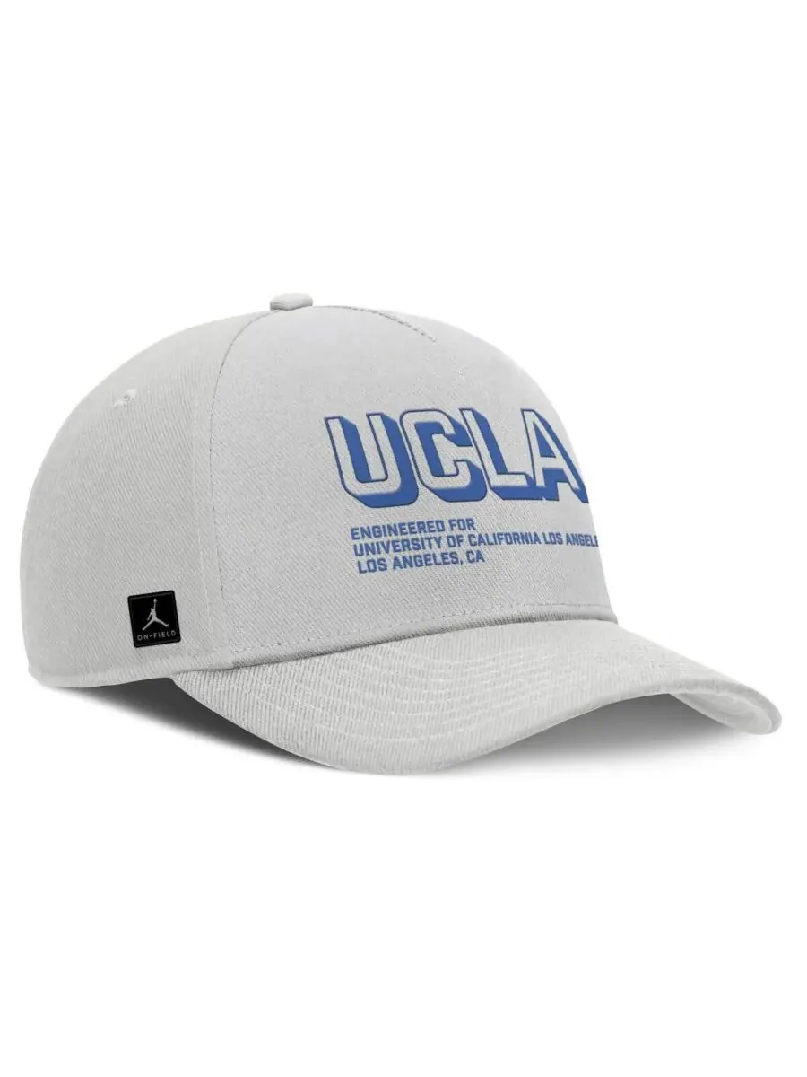 Jordan Мужская серая кепка UCLA Bruins 2025 Sideline Dust с регулируемой высотой и зауженным верхом — изображение 3 из 4