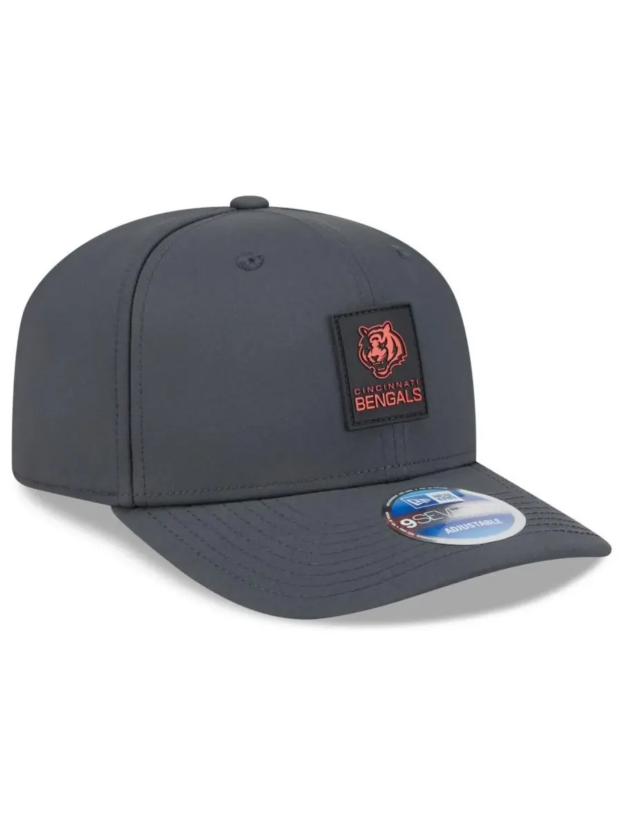 New Era Мужская регулируемая кепка Cincinnati Bengals 2025 Sideline Cold Weather 9SEVENTY угольного — изображение 3 из 5