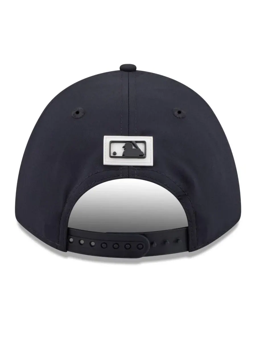 Кепка New Era New York Yankees 2026 Clubhouse 9FORTY A-Frame — изображение 4 из 4, темно-синий