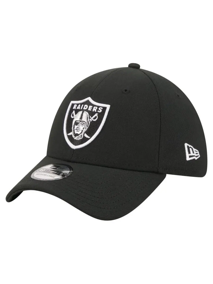 Кепка с вышитым логотипом New Era