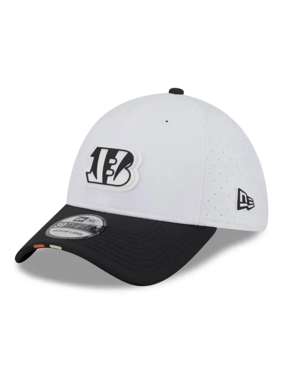 New Era Мужская бело-черная кепка Cincinnati Bengals 2025 NFL Training Camp 39THIRTY Flex Hat