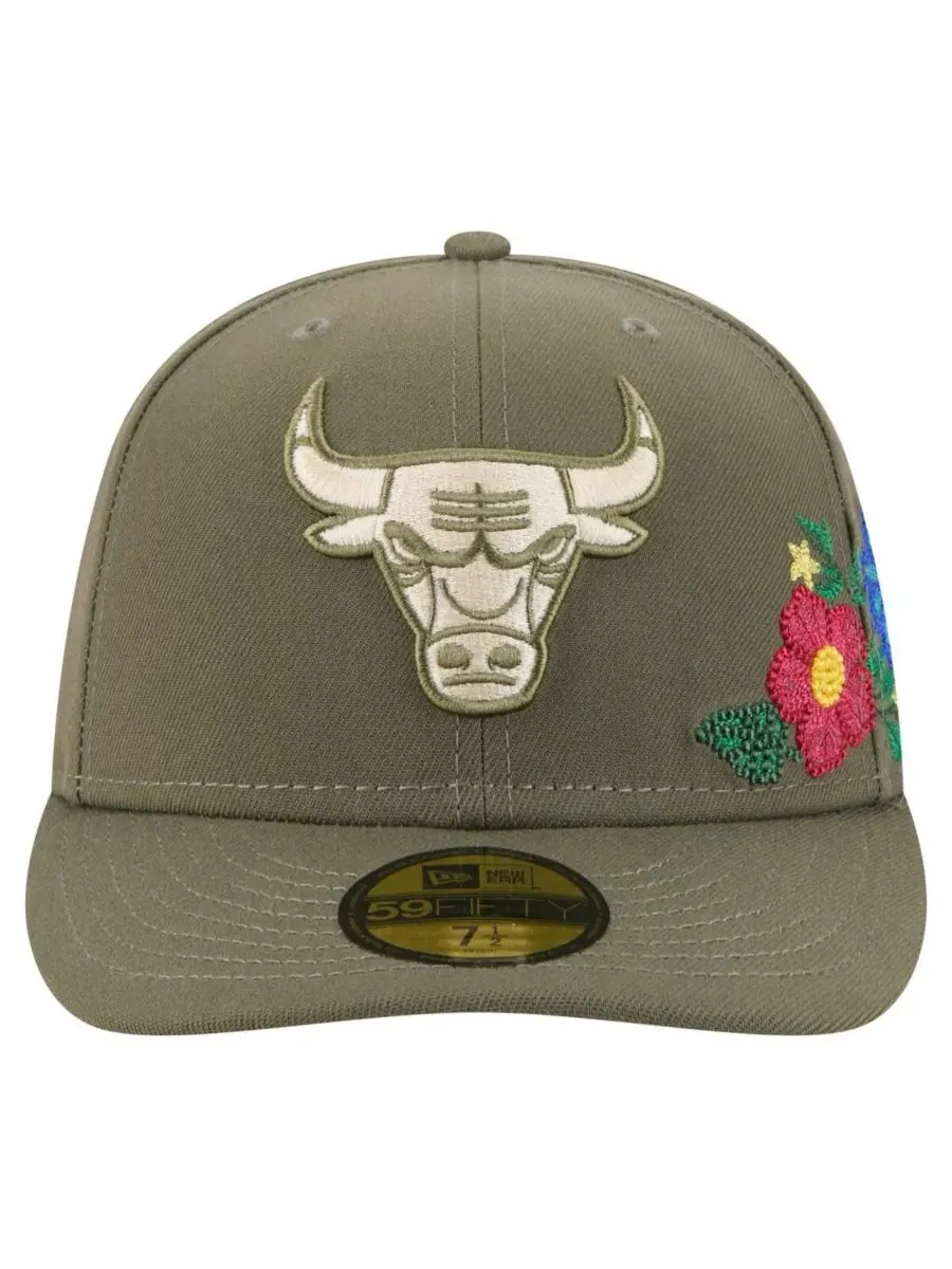 New Era Мужская кепка 59FIFTY оливкового цвета с цветочным принтом и символикой команды Chicago — изображение 3 из 4