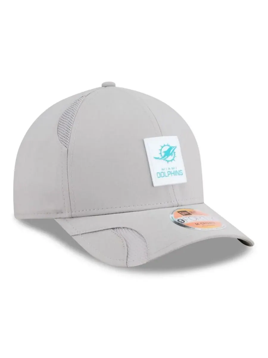 New Era Мужская серая регулируемая кепка Miami Dolphins 2025 Sideline M-Crown 9FORTY — изображение 4 из 5, серый