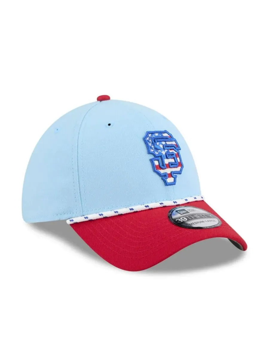 New Era Мужская светло-голубая/красная кепка San Francisco Giants 2025 Fourth of July 39THIRTY Flex — изображение 3 из 4