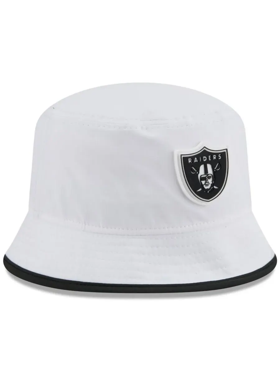 New Era Мужская белая панама Las Vegas Raiders 2025 NFL Training Camp Stretch Bucket — изображение 3 из 5, белый