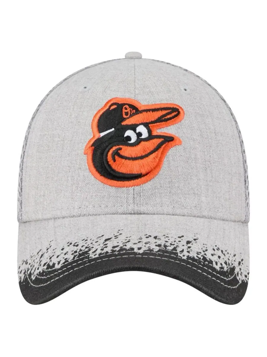 New Era Мужская серая кепка Baltimore Orioles с козырьком и рисунком в виде брызг краски, модель — изображение 3 из 4, серый
