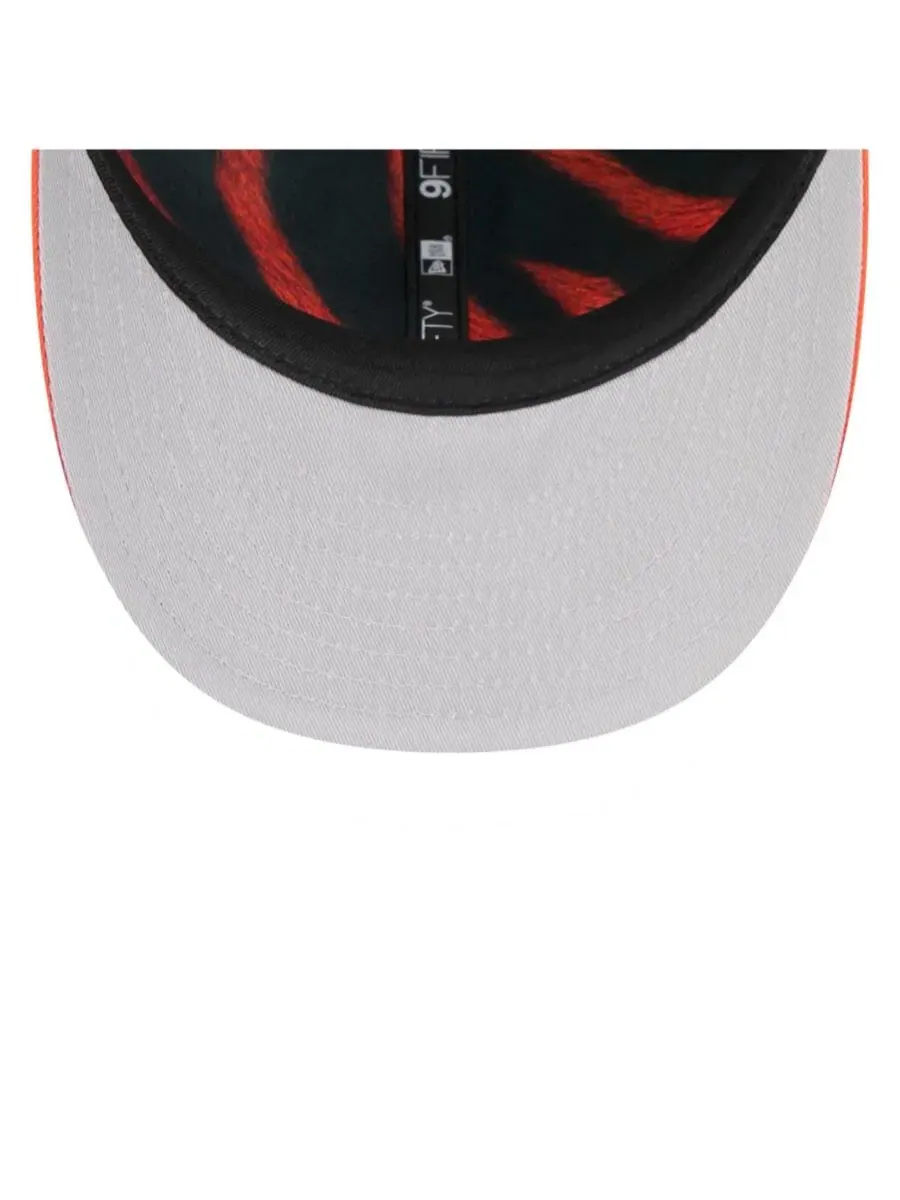 Кепка-снэпбек с принтом, модель 2026 NFL Draft On Stage Pre-Curved 9FIFTY New Era — изображение 5 из 5, черный оранжевый
