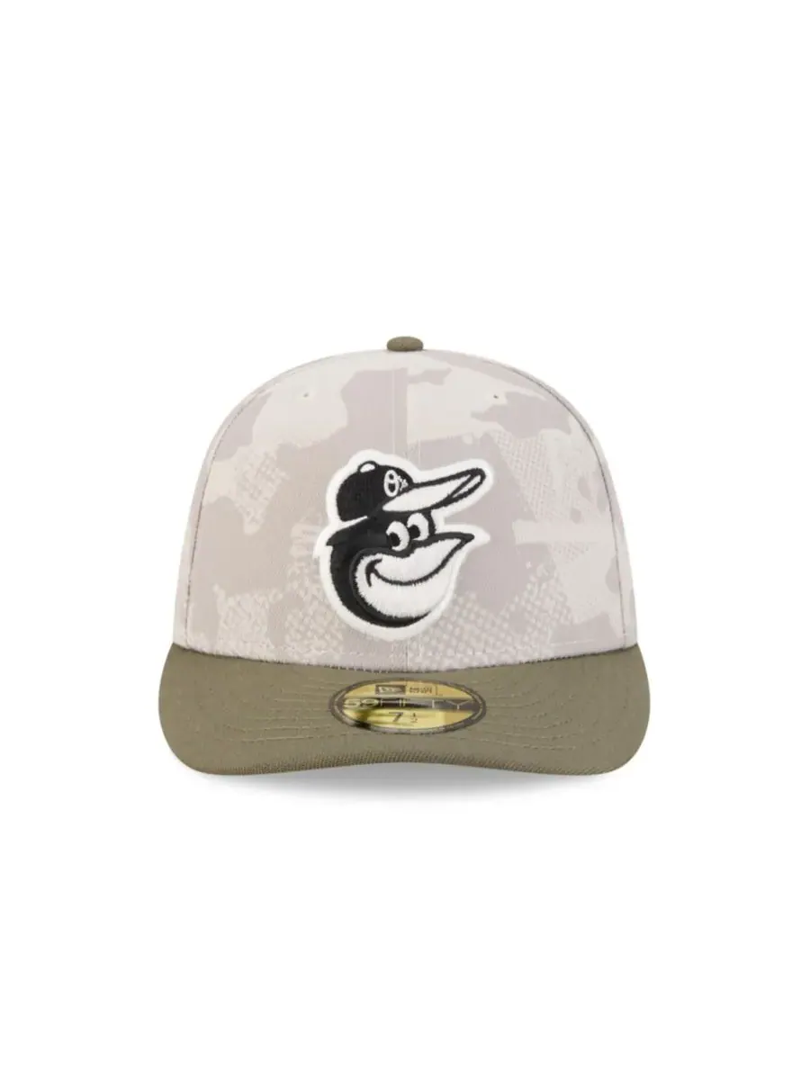 New Era Мужская светло-бежевая/оливковая бейсболка Baltimore Orioles ко Дню вооруженных сил 2025 — изображение 3 из 7