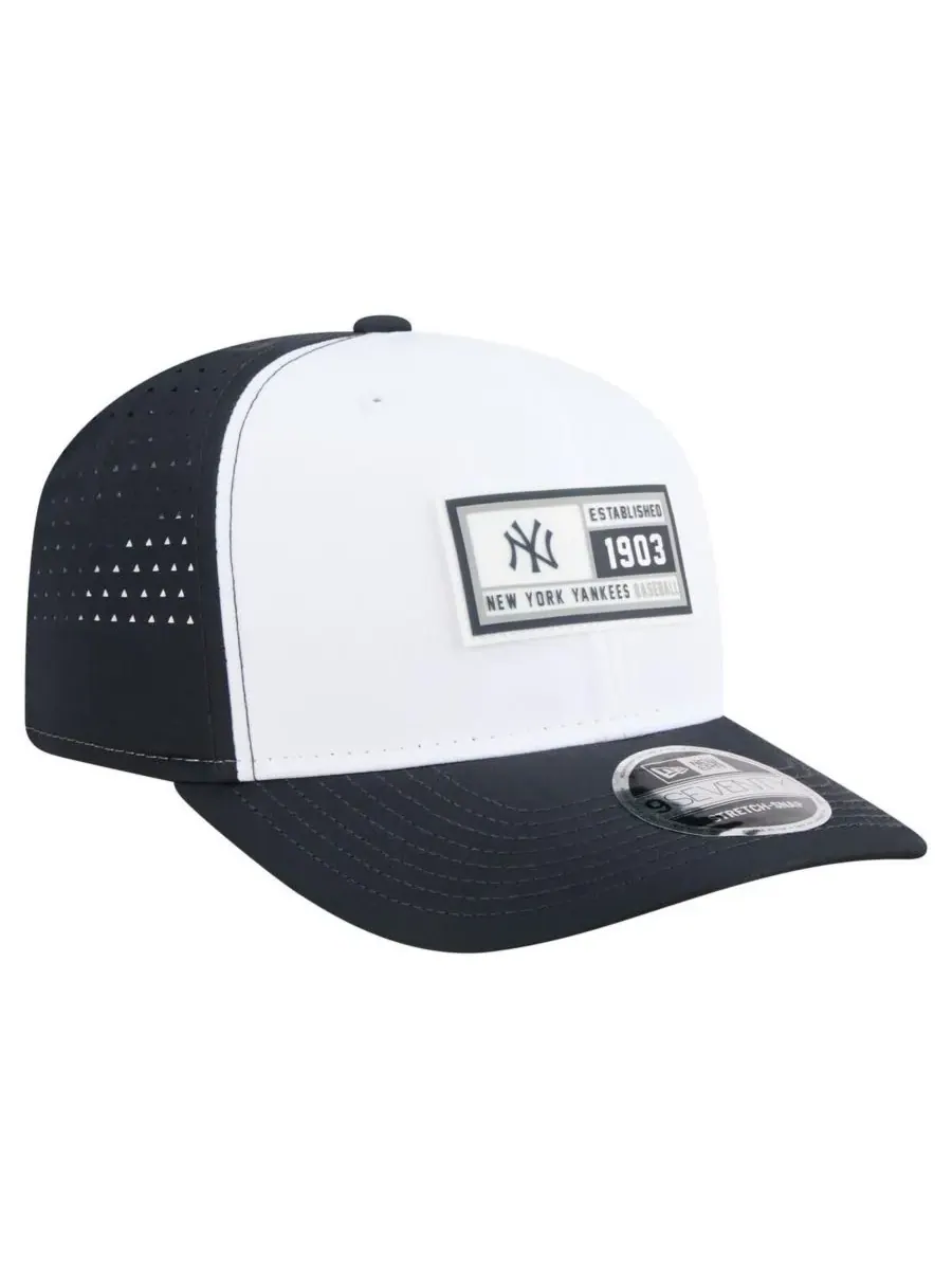 New Era Мужская белая/темно-синяя регулируемая бейсболка New York Yankees Established Patch 9SEVENTY — изображение 4 из 4