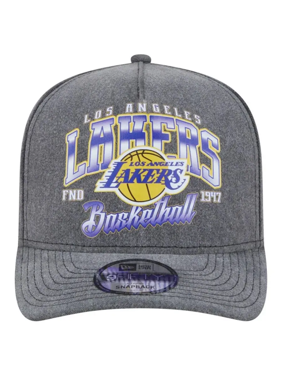 New Era Мужская бейсболка 9FIFTY Snapback цвета угольно-серого с принтом Los Angeles Lakers, в — изображение 2 из 5