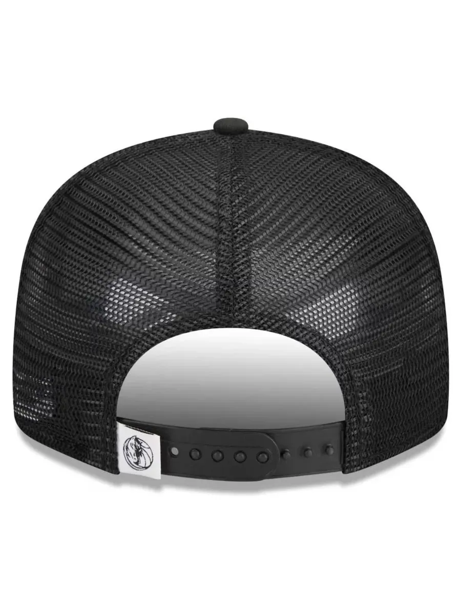 New Era Мужская черная бейсболка Dallas Mavericks Evergreen 9FIFTY Trucker Snapback — изображение 4 из 4, черный