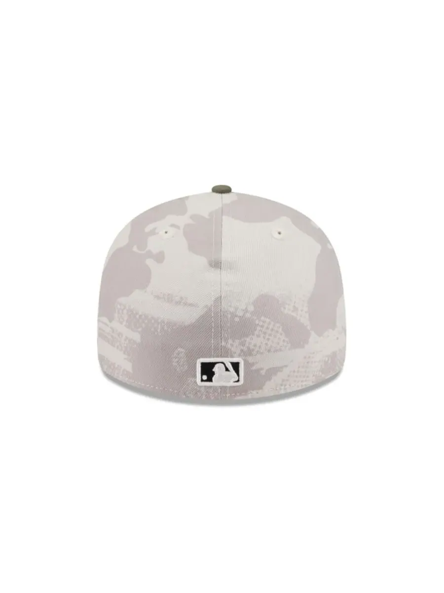 New Era Мужская бейсболка 59FIFTY Low Profile, светло-бежевая/оливковая, посвященная Дню — изображение 5 из 7