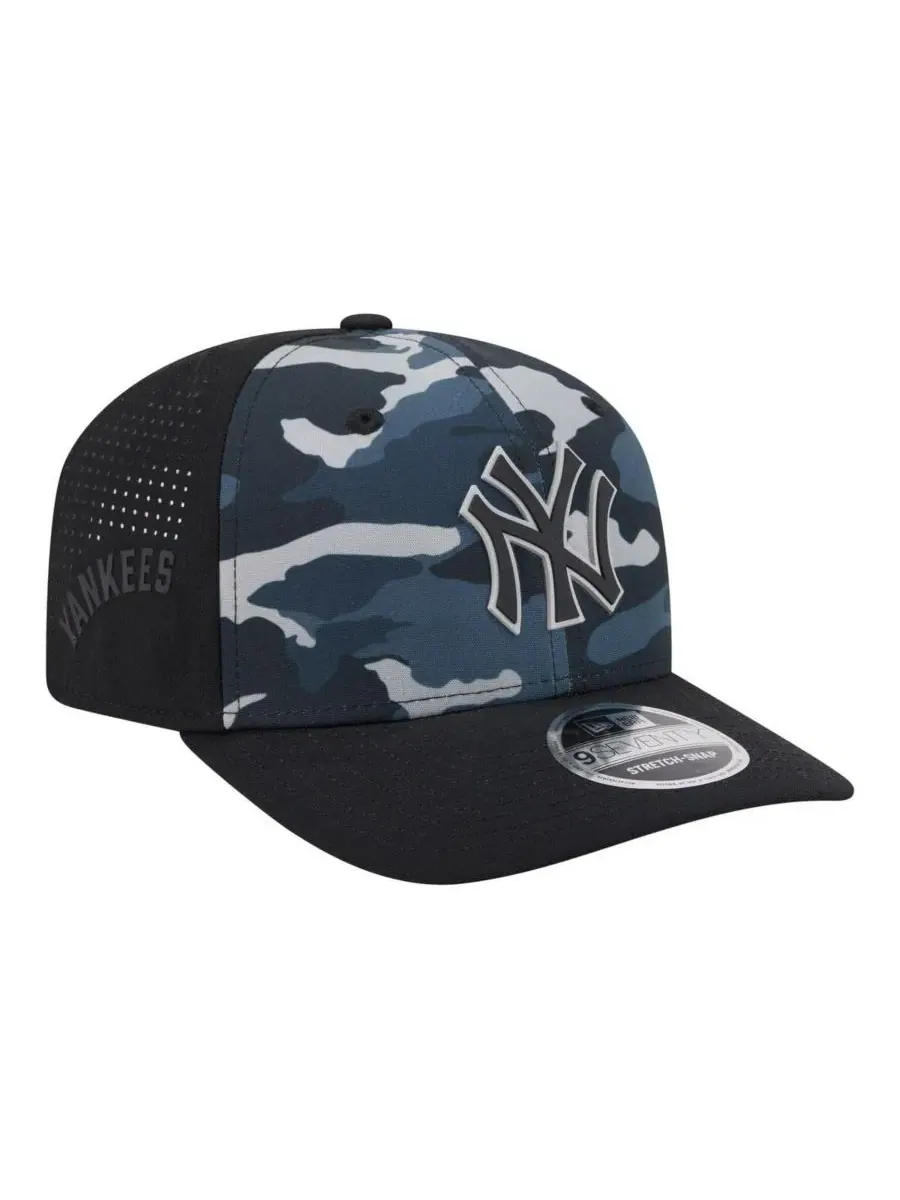 Бейсболка New York Yankees Tonal Camo 9SEVENTY Stretch-Snap New Era — изображение 3 из 5, черный
